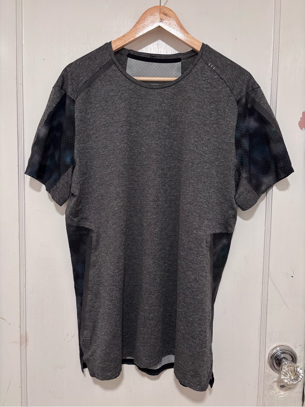lululemon athletica Men's Dark Gray and Black Short-Sleeve Performance Tee